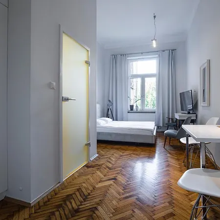 Novumhouse - Straszewskiego 4*